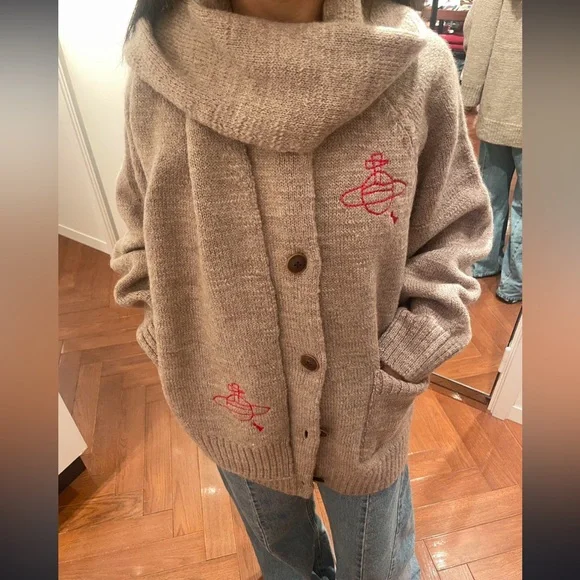 Vivienne Westwood Cardigan with Scarf - Picture 6 of 9